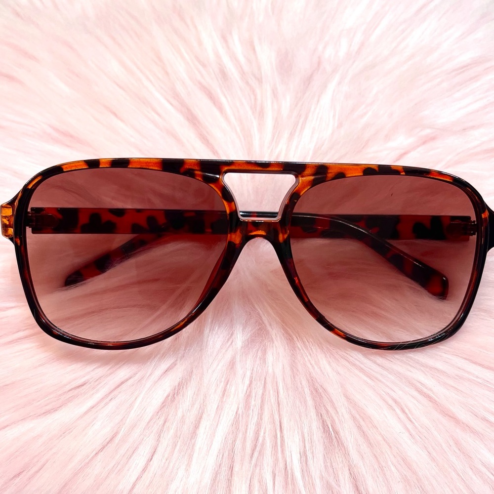 Oversized unisex sunglasses